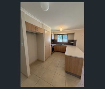 Beautiful Family Home at 1 Parkside Drive, Beerwah - Photo 2