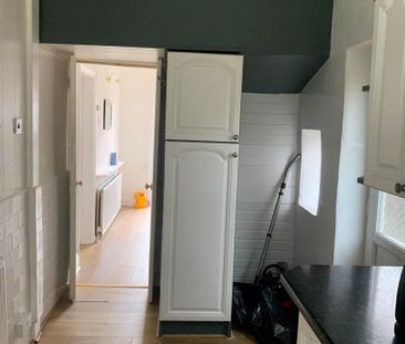 3 bedroom semi-detached house to rent - Photo 6