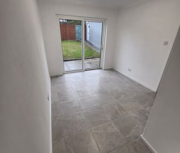 3 Bed Semi-Detached House, Four Acres, BS13 - Photo 1