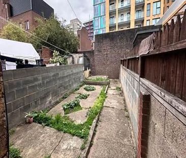 4 bedroom terraced house to rent - Photo 1