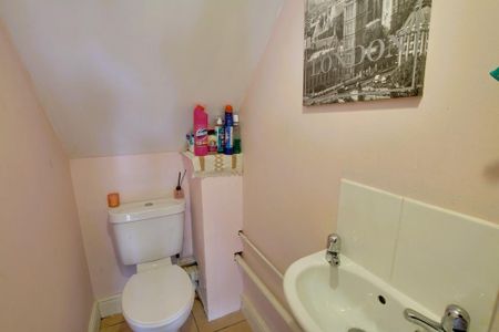 3 bedroom end of terrace house to rent - Photo 5