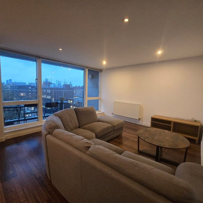 3 Bed Flat, Fairchild House, E2 - Photo 1