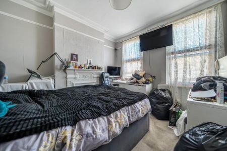 4 bedroom terraced house to rent - Photo 3