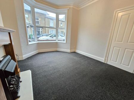 3 bedroom terraced house to rent - Photo 2