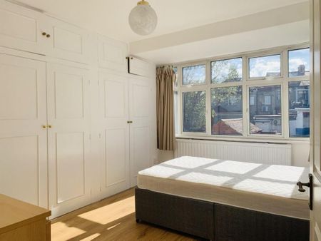 3 bedroom semi-detached house to rent - Photo 3