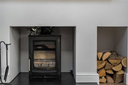 5 bedroom detached house to rent - Photo 3