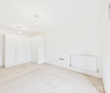 2 bedroom Apartment - Bessemer Road, Welwyn Garden City - Photo 4
