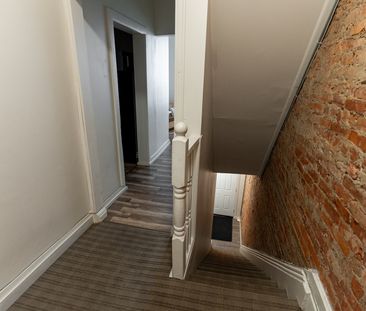 $1,399 / 2 br / 1 ba / 600 sqft 210 Wilson st unit A - Photo 3