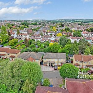 2 bedroom end of terrace house to rent - Photo 2