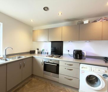 1 bedroom in a house share to rent - Photo 4