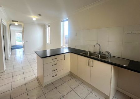 1/13-15 Housden Street, Broadmeadows VIC 3047 - Photo 4