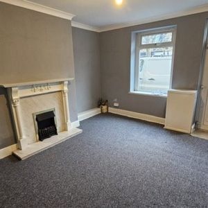 2 bed Terraced - To Let - Photo 2