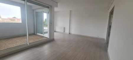 APPARTEMENT AVEC TERRASSE - Photo 2