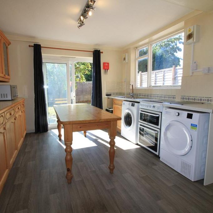 6 bedroom terraced house to rent - Photo 1