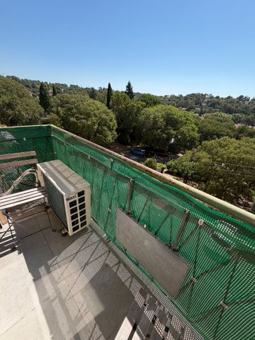 Location Appartement 4 pièces 64m² NIMES 30000 - Photo 4