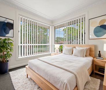 Recently renovated, spacious and light filled home - Photo 3