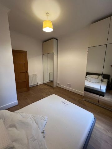 2 Bed Flat, Lichfield Road, NW2 - Photo 4