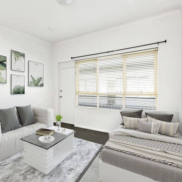 Neat and tidy studio apartment - Photo 1