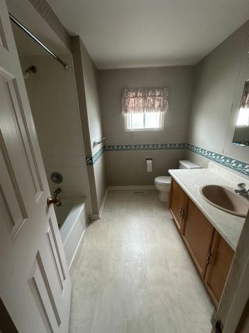 For Lease - 3194 Renton Road, Burlington, Ontario - Photo 2