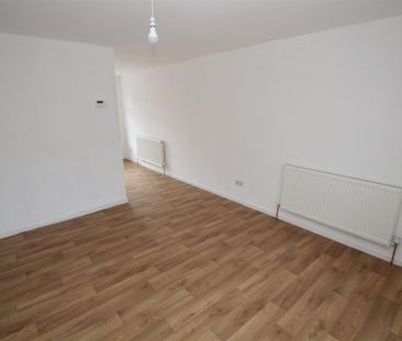 2 bedrooms House for Sale - Photo 1