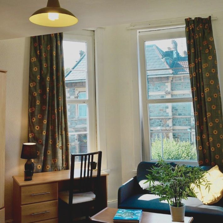 Bedsit, Waverley Road, BS6 - Photo 1
