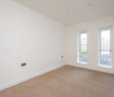 4 bedroom detached house to rent - Photo 2