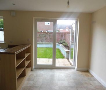 3 bedroom semi-detached house to rent - Photo 5