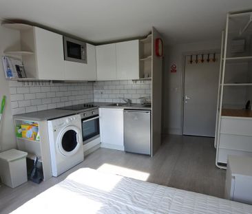 Studio to rent - Photo 2