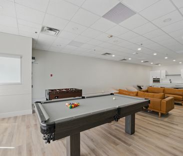 The Churchill Apartments - Photo 2