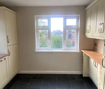 Queens Crescent, Bawtry, DONCASTER - Photo 5