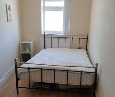 2 Bed Flat, Coventry Road, B10 - Photo 1