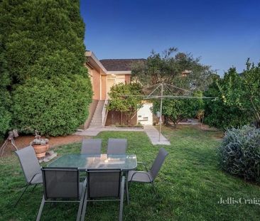 8 Riviera Avenue, Doncaster - Photo 1