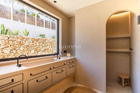 Impressive villa for rent with panoramic sea views in Jávea - Photo 4