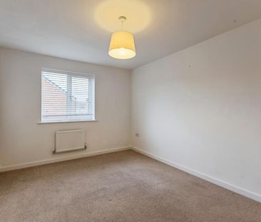 4 bedroom house to rent York Way, Northampton, Northamptonshire, NN5 - Photo 5