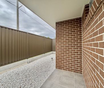 Modern Comfort & Style in a Prime Gledswood Hills Location - Photo 5