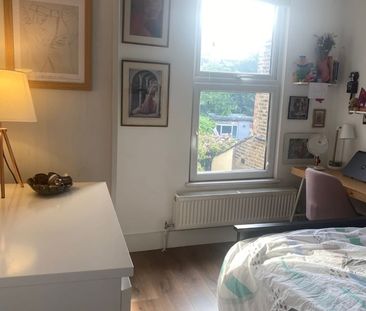 4 Bed Terraced House, Madeira Road, E11 - Photo 3