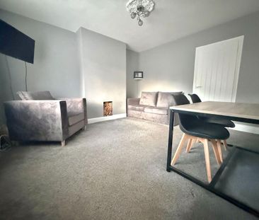 2 bedroom end of terrace house to rent - Photo 1