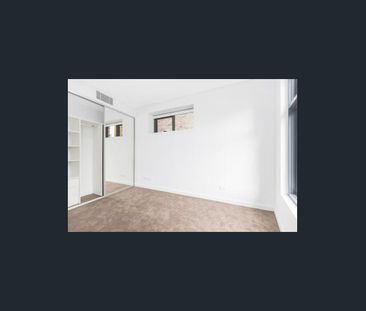 Stunning One Bedroom Apartment For Lease - Photo 2