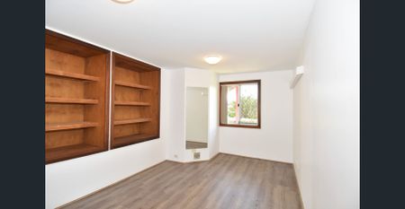 Bright and Spacious 2-Bedroom Flat - Photo 5