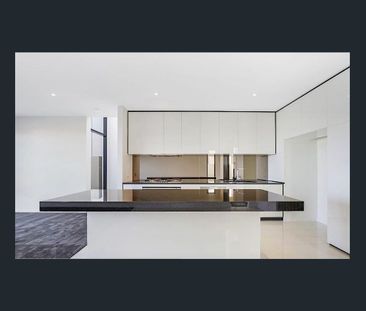 Stunning 4 Bedroom Home - Photo 5