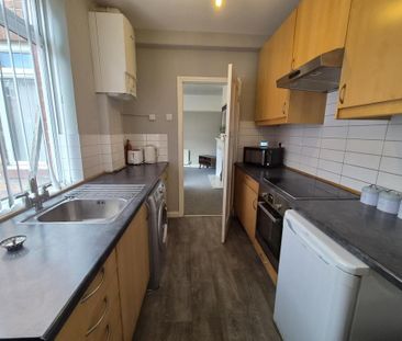 2 bedroom flat to rent - Photo 6