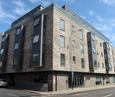 2 Bedroom Flat / Apartment to let - Photo 1