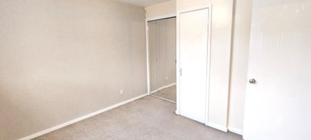 2 bedroom townhouse to rent - Photo 4