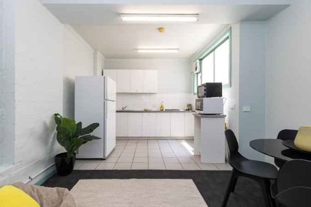 4 Bedroom Apartment - Photo 4