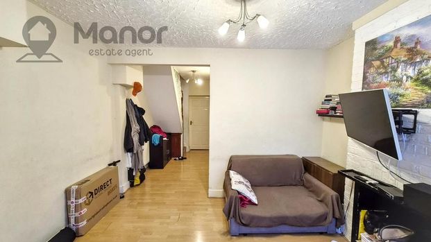 2 bedroom terraced house to rent - Photo 1