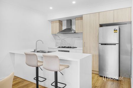 22 Trentino Grove, Fraser Rise VIC, Belconnen - Photo 5