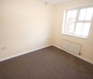 3 bedroom End Terraced to let - Photo 5