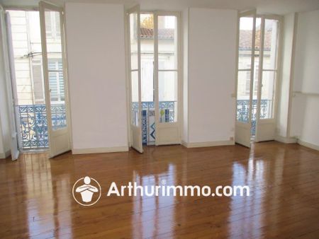 Location Appartement 3 pièces 78 m2 à Saint-Jean-d'Angély - Photo 3