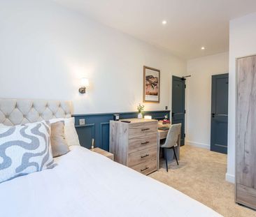 Luxurious, Brand New, Stylish Double Room With En-Suite Room 1 - Photo 3