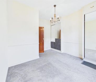 4 bedroom semi-detached house to rent - Photo 3